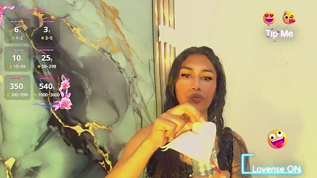 Snapshot of khiara_moretti chatting on 02.19.26 khiara moretti online show from 02.19.26