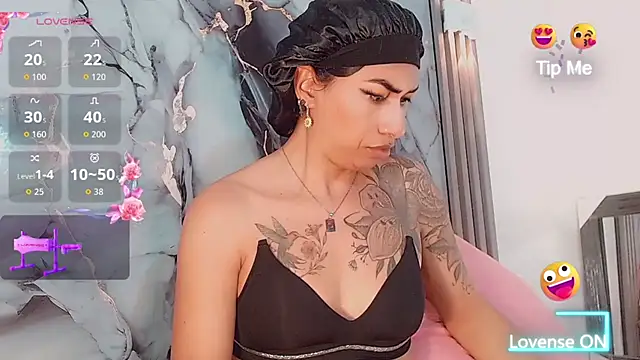 Snapshot of khiara_moretti chatting on 02.23.26 khiara moretti online show from 02.23.26