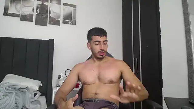 Snapshot of muscle_ares chatting on 02.03.25 muscle ares online show from 02.03.25