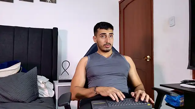 muscle ares online show from 11.19.25