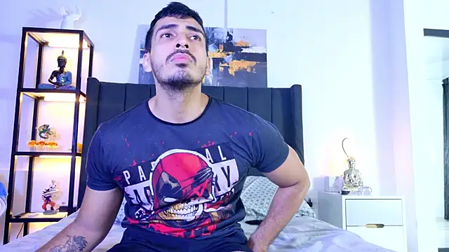 Snapshot of muscle_ares chatting on 04.22.26 muscle ares online show from 04.22.26