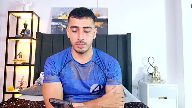 Snapshot of muscle_ares chatting on 04.27.26 muscle ares online show from 04.27.26
