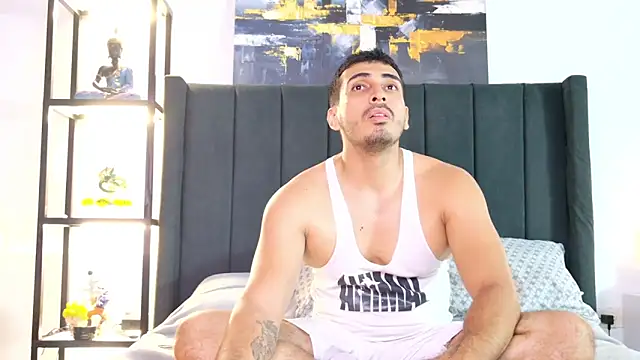 Snapshot of muscle_ares chatting on 05.18.26 muscle ares online show from 05.18.26