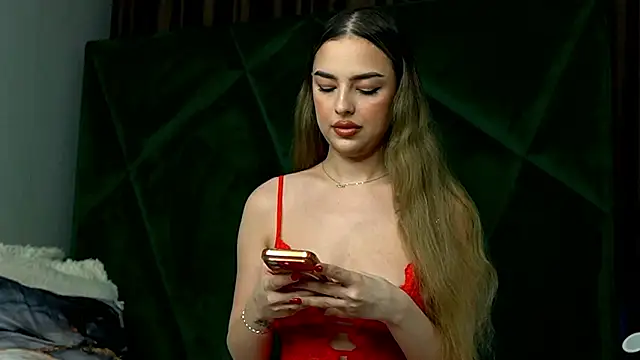 ScarletColes online show from 02.15.26