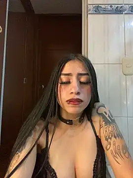 Snapshot of Bunny_sexy01 chatting on 12.31.24 Bunny sexy01 online show from 12.31.24