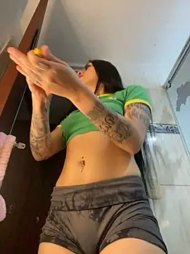 Snapshot of Bunny_sexy01 chatting on 01.28.25 Bunny sexy01 online show from 01.28.25