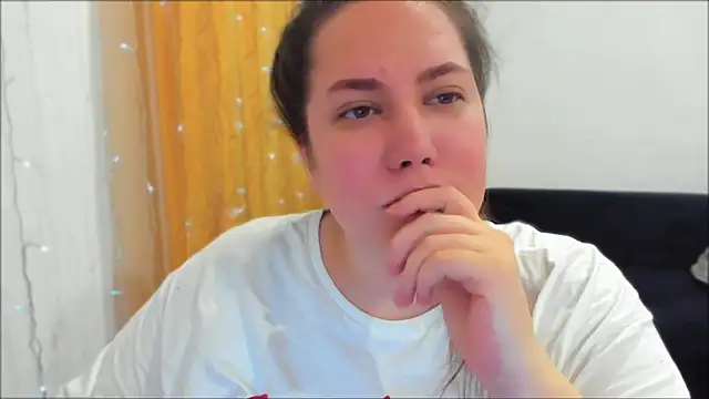 Snapshot of _madalexa_ chatting on 04.19.26 madalexa online show from 04.19.26