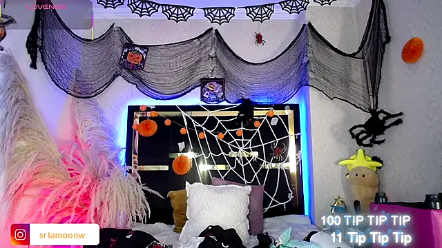 Moon Water   online show from 11.05.25