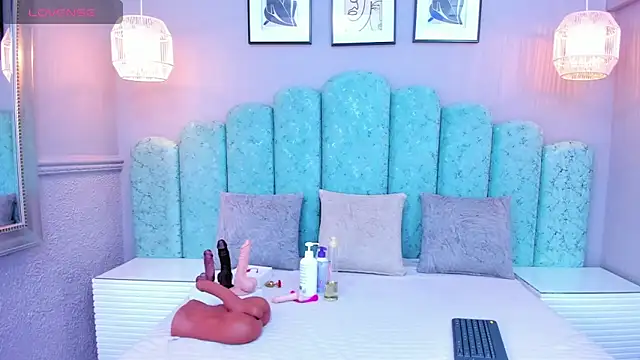 Sara Vanegas online show from 01.28.25