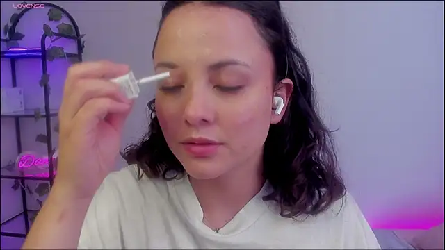 Snapshot of Megan_Rodrigo chatting on 01.13.25 Megan Rodrigo online show from 01.13.25