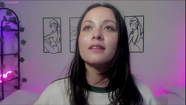 Snapshot of Megan_Rodrigo chatting on 01.23.25 Megan Rodrigo online show from 01.23.25