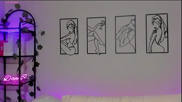 Snapshot of Megan_Rodrigo chatting on 03.10.25 Megan Rodrigo online show from 03.10.25