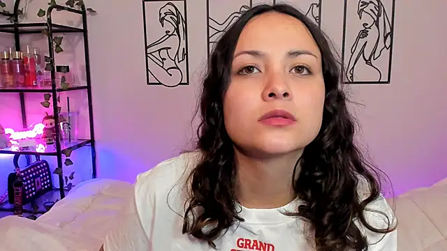 Snapshot of Megan_Rodrigo chatting on 09.23.25 Megan Rodrigo online show from 09.23.25