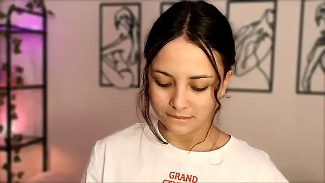 Snapshot of Megan_Rodrigo chatting on 10.07.25 Megan Rodrigo online show from 10.07.25