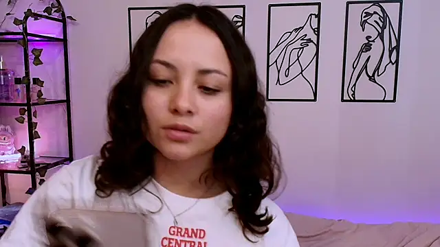 Snapshot of Megan_Rodrigo chatting on 10.12.25 Megan Rodrigo online show from 10.12.25