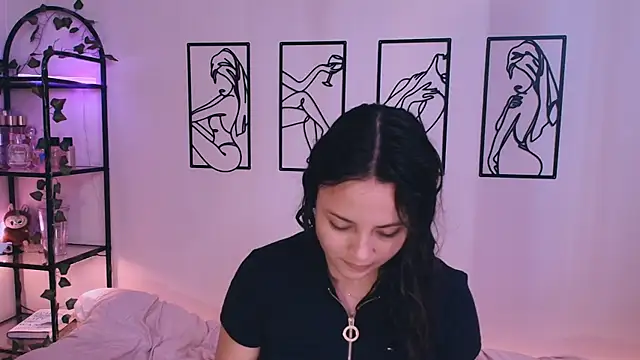 Snapshot of Megan_Rodrigo chatting on 10.17.25 Megan Rodrigo online show from 10.17.25