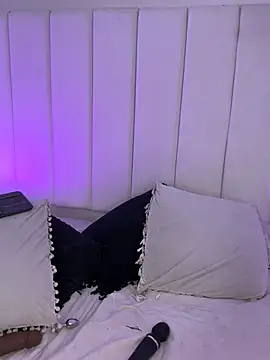 Amber Martins  online show from 01.22.25