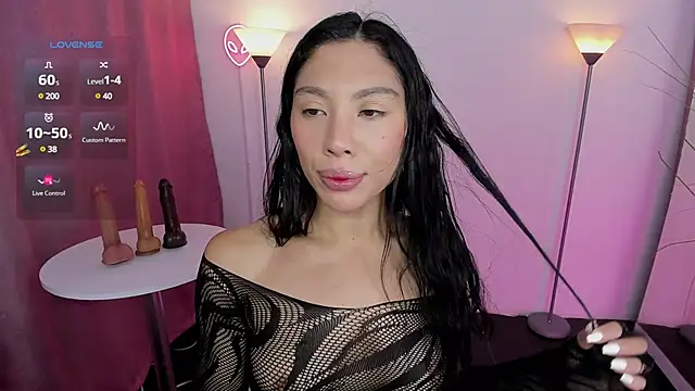 Snapshot of Dayanna_tecca chatting on 02.18.25 Dayanna tecca online show from 02.18.25
