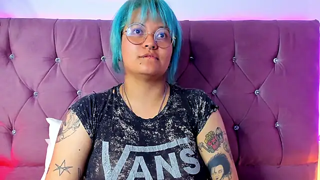 lucky-leah online show from 02.23.25