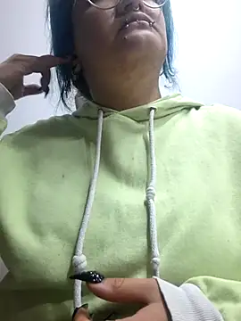 lucky-leah online show from 04.18.26