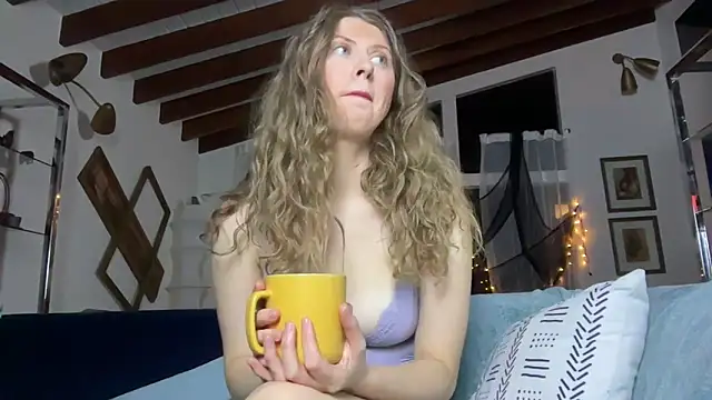 YUMIandbigWOLF online show from 10.03.25