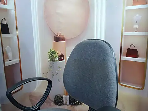 Love bug15 online show from 02.04.26