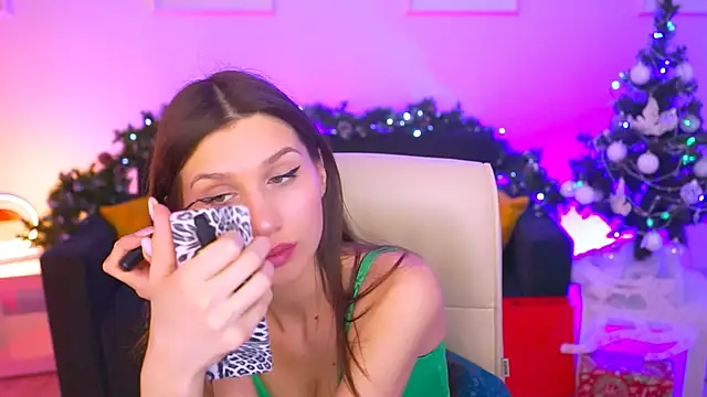 MollyPerry online show from 12.11.24