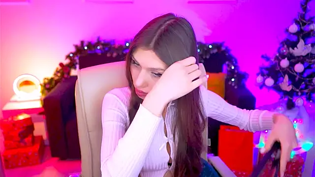 MollyPerry online show from 12.12.24