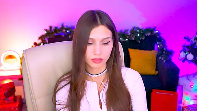 MollyPerry online show from 12.12.24