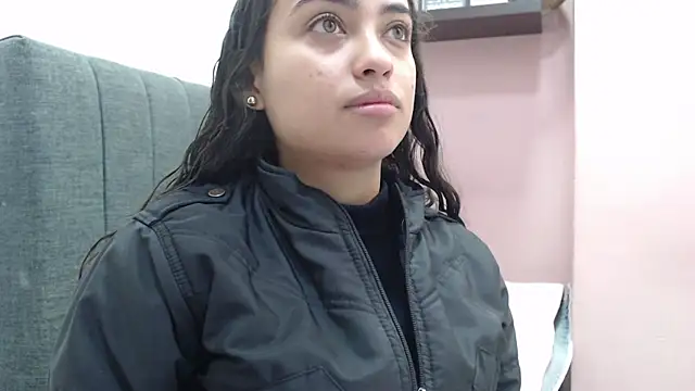 Snapshot of kate_stam chatting on 12.04.25 kate stam online show from 12.04.25