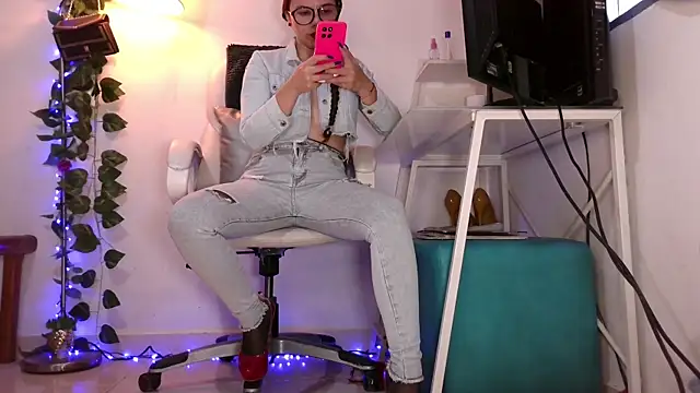 Snapshot of SUZZET_22 chatting on 03.20.26 SUZZET 22 online show from 03.20.26