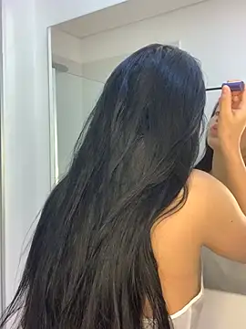 Snapshot of Ambar_R0SSE chatting on 02.16.25 Ambar R0SSE online show from 02.16.25