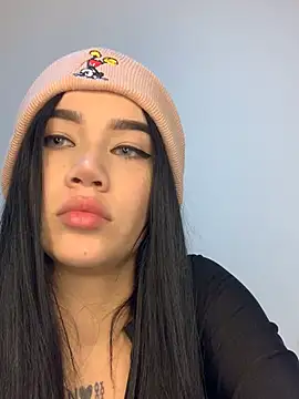 Snapshot of Ambar_R0SSE chatting on 03.04.25 Ambar R0SSE online show from 03.04.25