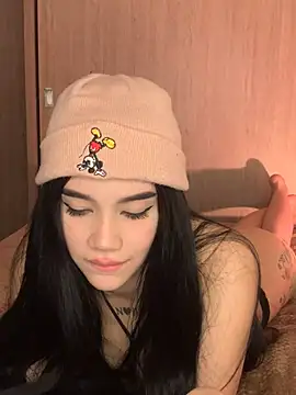 Snapshot of Ambar_R0SSE chatting on 03.05.25 Ambar R0SSE online show from 03.05.25