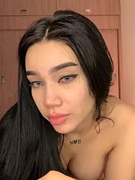 Snapshot of Ambar_R0SSE chatting on 03.06.25 Ambar R0SSE online show from 03.06.25