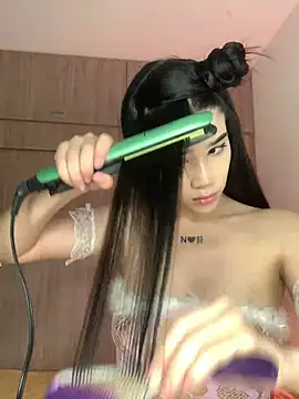 Snapshot of Ambar_R0SSE chatting on 03.20.25 Ambar R0SSE online show from 03.20.25