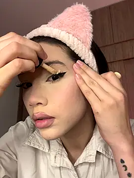 Snapshot of Ambar_R0SSE chatting on 09.25.25 Ambar R0SSE online show from 09.25.25