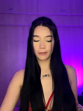 Snapshot of Ambar_R0SSE chatting on 10.24.25 Ambar R0SSE online show from 10.24.25