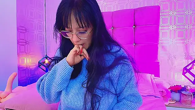 Snapshot of AlissonLopez_ chatting on 12.13.24 AlissonLopez  online show from 12.13.24