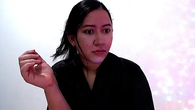 Snapshot of LuciaTomson chatting on 02.04.26 LuciaTomson online show from 02.04.26