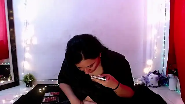 LuciaTomson online show from 03.12.26