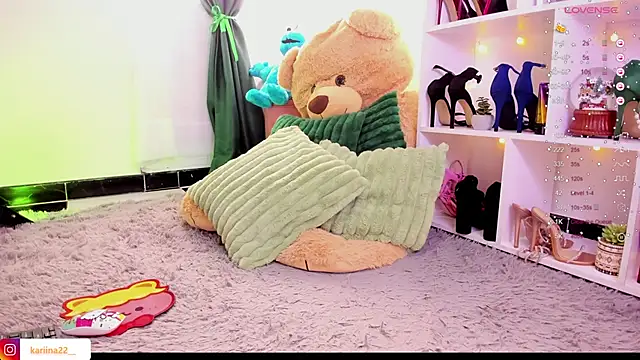 kariina  22 online show from 02.16.25