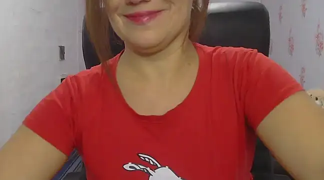 Snapshot of KittyyLaBeauty chatting on 01.22.25 KittyyLaBeauty online show from 01.22.25