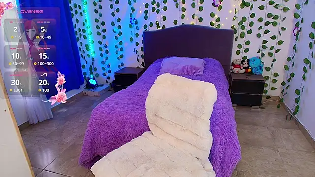 Snapshot of hazel_lee_ross chatting on 12.07.24 hazel lee ross online show from 12.07.24