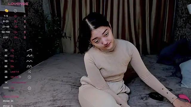 FreyaRaya online show from 10.10.25