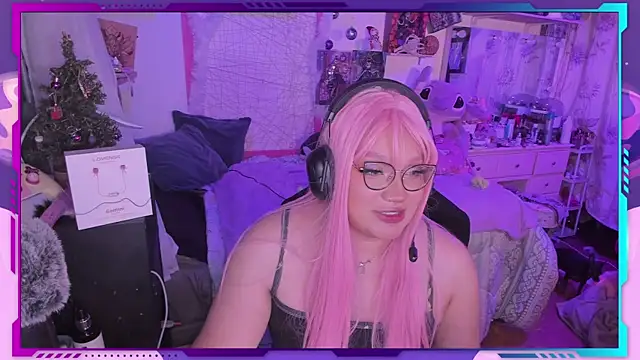 Snapshot of MegariaB chatting on 12.26.24 MegariaB online show from 12.26.24