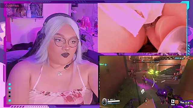 Snapshot of MegariaB chatting on 01.28.25 MegariaB online show from 01.28.25