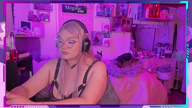 Snapshot of MegariaB chatting on 10.17.25 MegariaB online show from 10.17.25