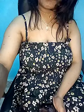 Snapshot of Dayna-36 chatting on 02.05.25 Dayna-36 online show from 02.05.25