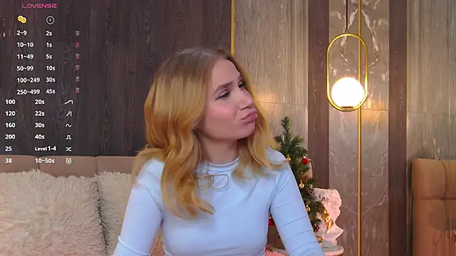 Snapshot of EllenaGreen chatting on 12.18.24 EllenaGreen online show from 12.18.24